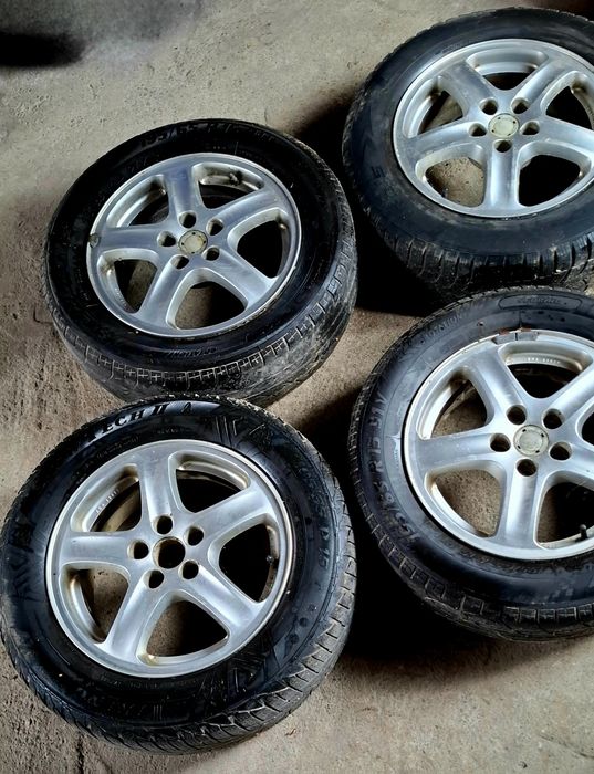 Vând jante de Golf 4