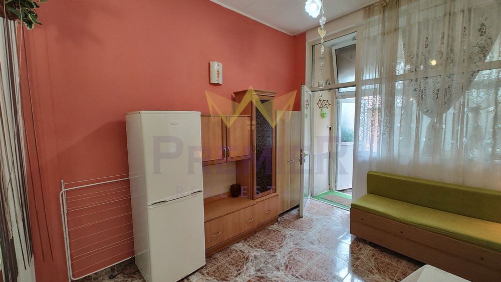 Дава се под наем Едностаен апартамент в Варна, Колхозен пазар - 30 кв.м за 204 € - Снимка #2