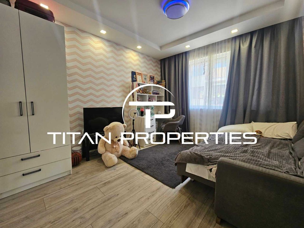Продава се Тристаен апартамент в Варна, Бриз - 100 кв.м за 2350 €/кв.м - Снимка #6