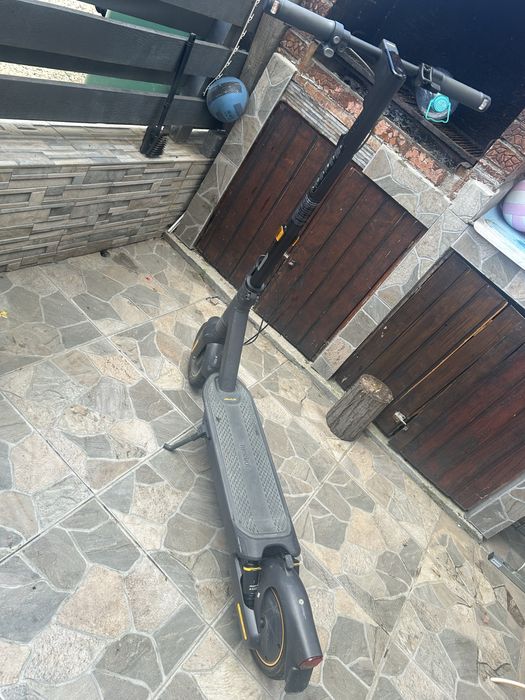 Trotineta SEGWAY-NINEBOT MAX G2 inca in garantie 1 an si 6 luni