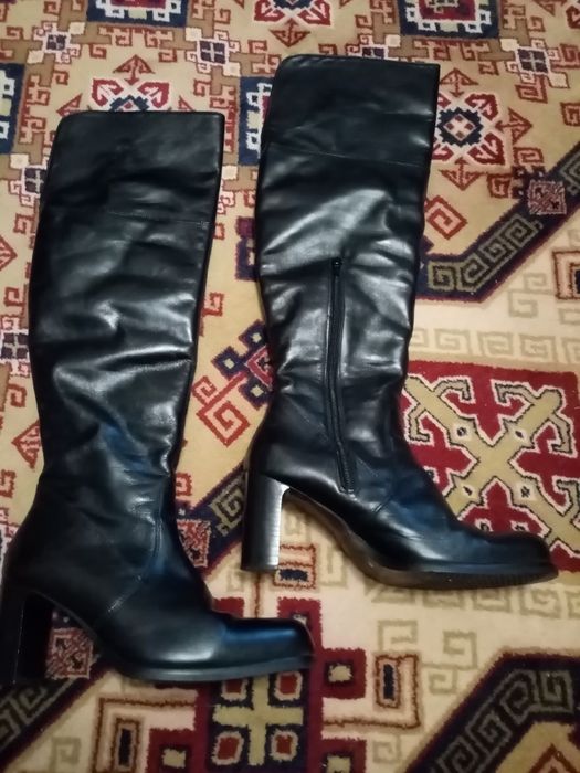 Cizme din piele, căptușite cu blănită naturală