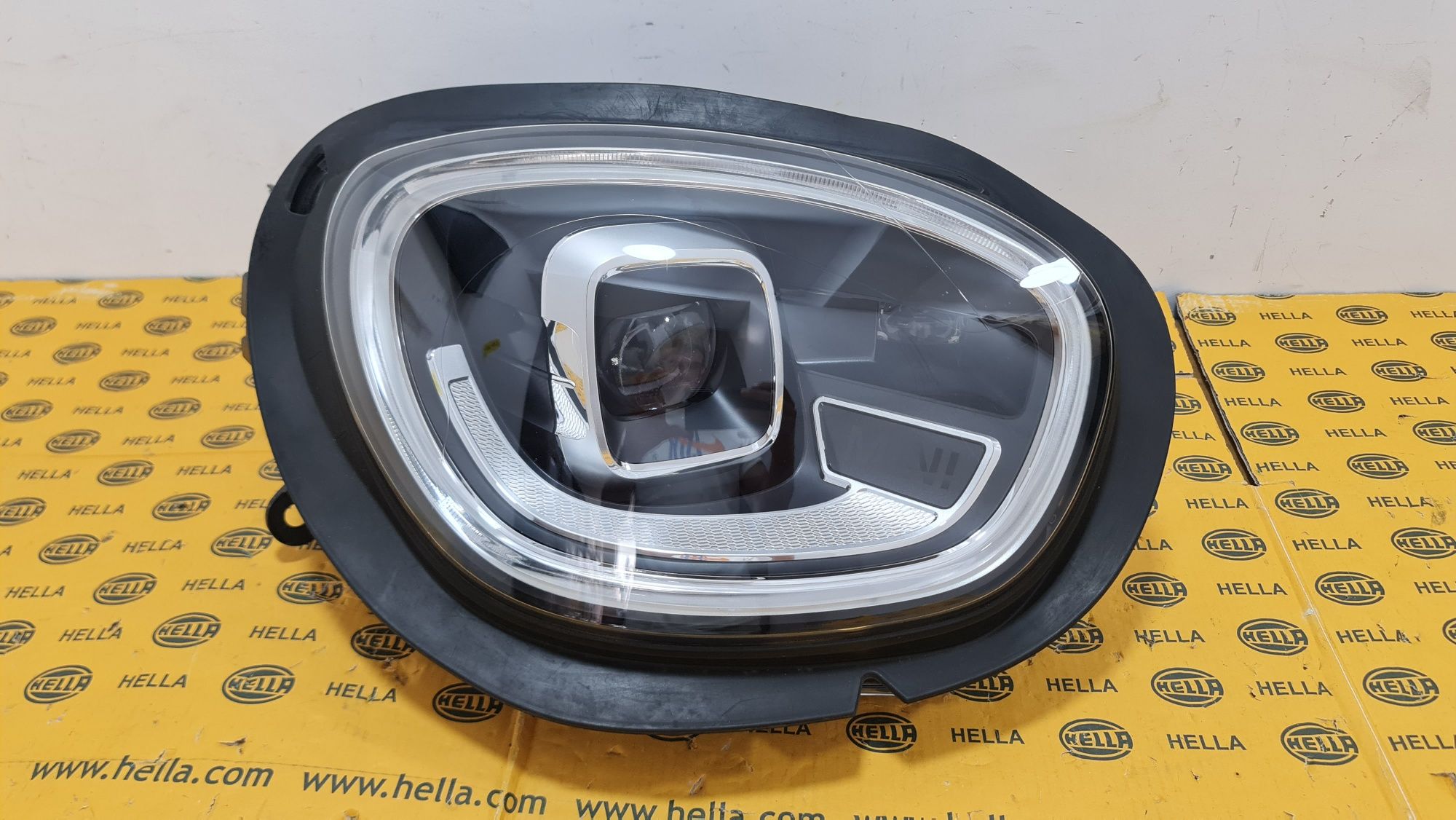Far full led Mini Countryman F60 lci facelift 9881590