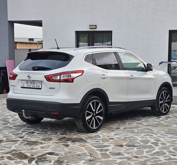Nissan Qashqai  1.6dci •130cp Pano