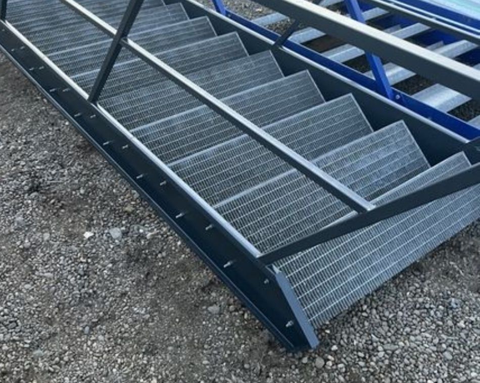 Scari si trepte metalice
