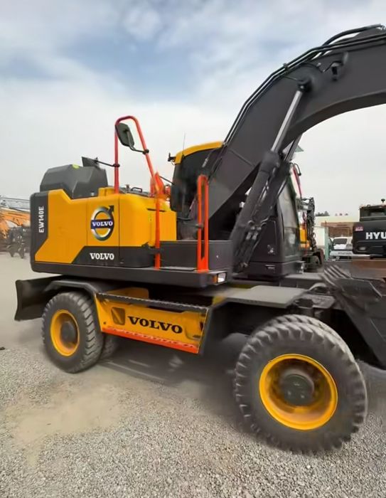 Ekskovator 140 hovo bor