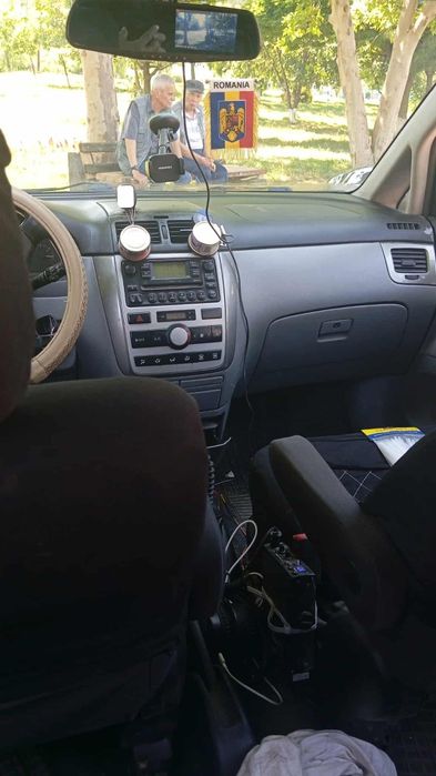 Vand Toyota avenisis cu radiatorul spart