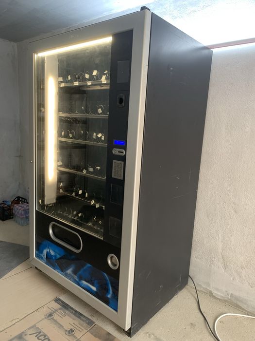 Вендинг автомат/машина FAS 1050 рециклирана