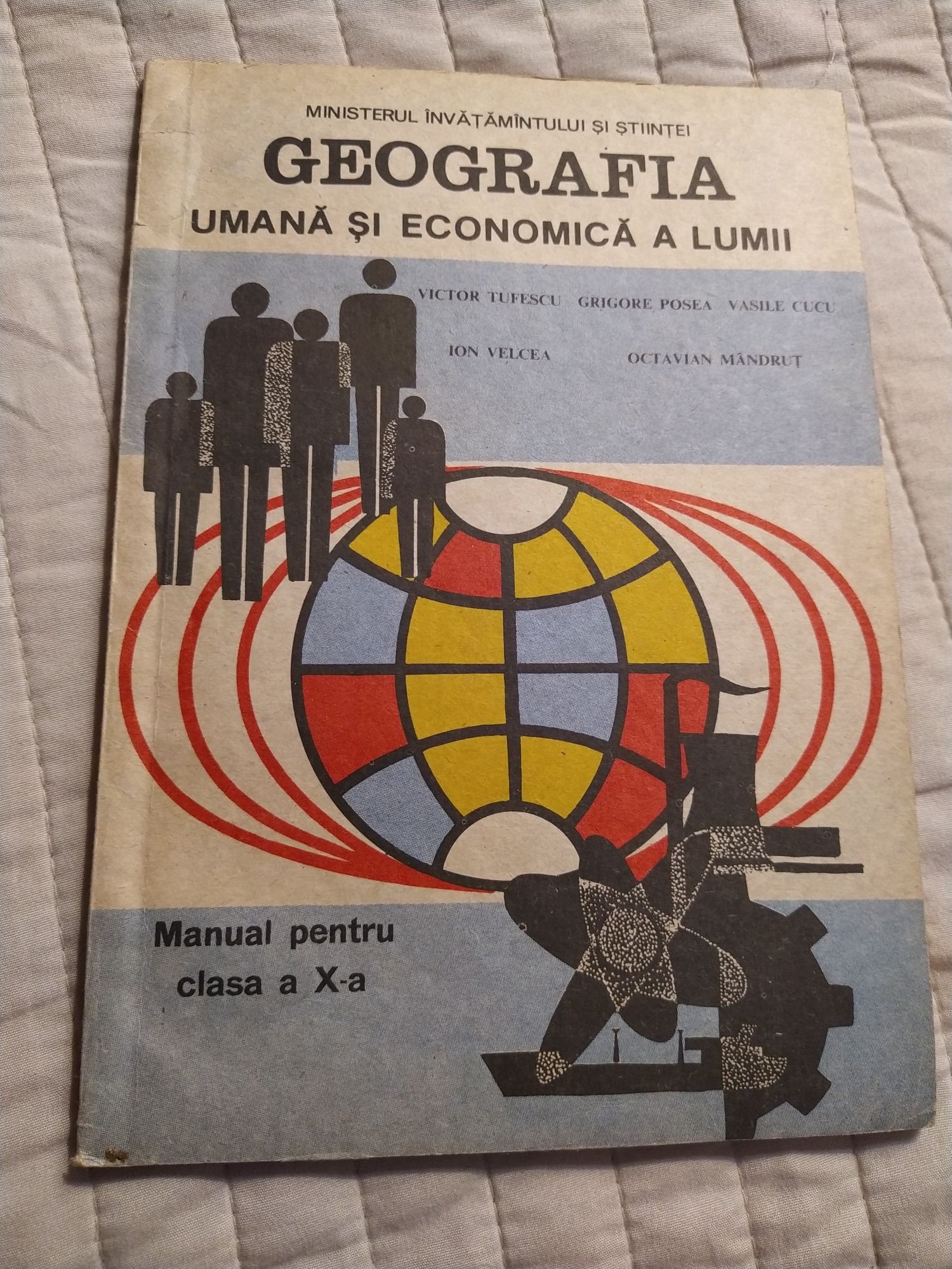Manual scolar de Geografia umană și economică a lumii