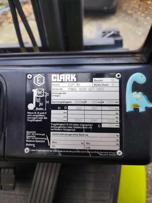 Продавам газокар Кларк 3 тона