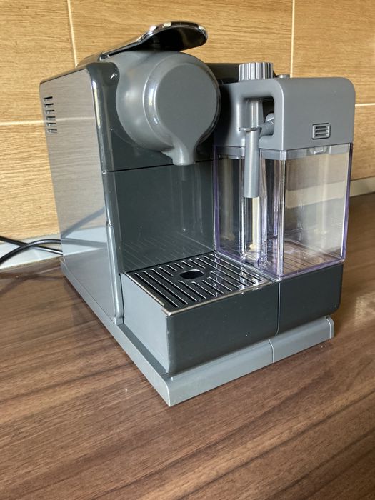 Espressor DeLonghi Nespresso Lattissima Touch