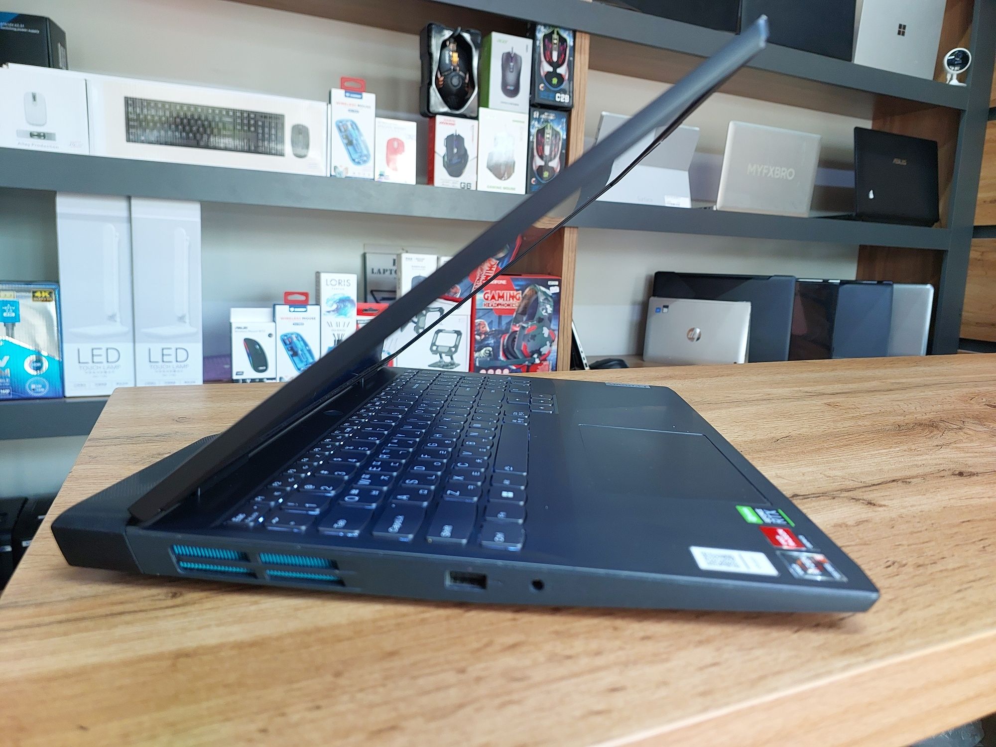 Kuchli Gaming noutbuk sotiladi Lenovo IdeapadGaming