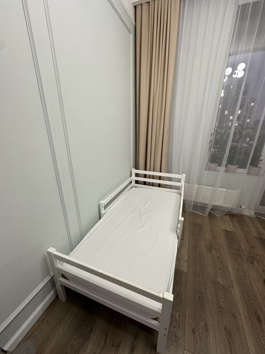 Детская кровать с матрасом