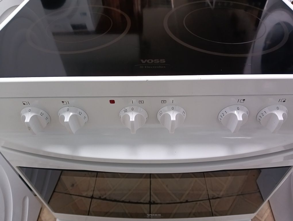 Свободно стояща печка с керамичен плот Voss Electrolux 2годиниГаранция