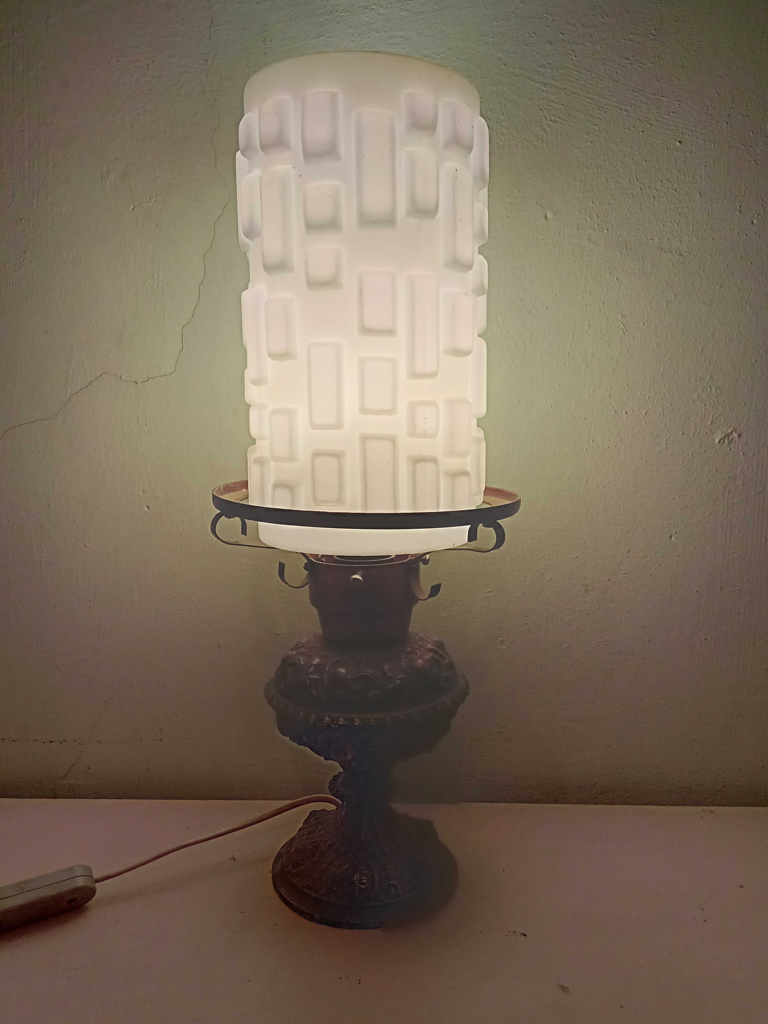 Лампа от 80-те г.Висока 45см.Мека дифузна светлина.