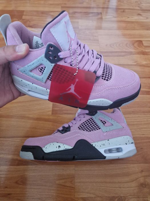 Adidași Jordan Retro patru