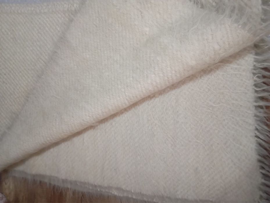 Covoare traditionale tesute manual din lana