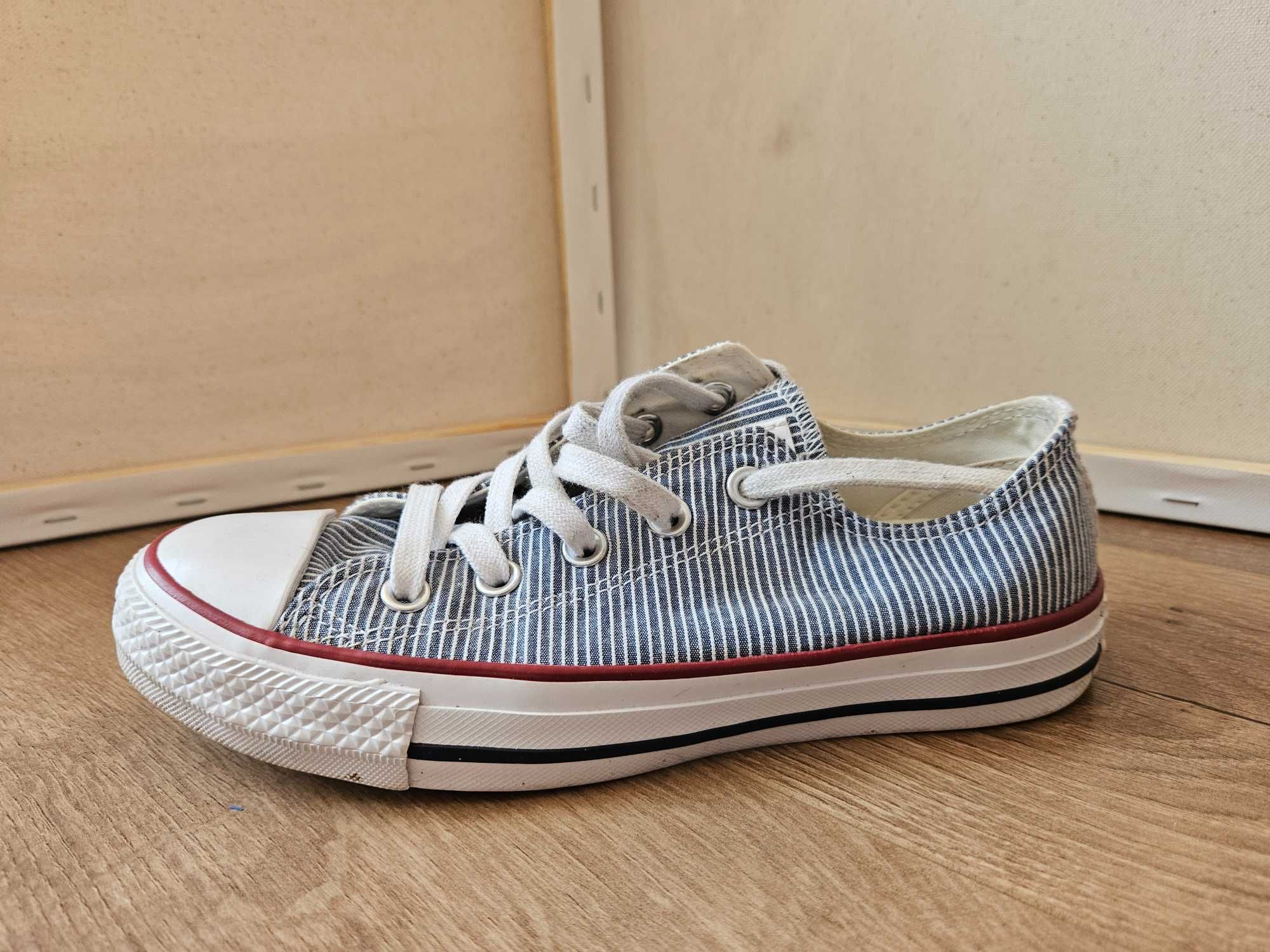 Обувки на марка Convers. Размер- 36.5.