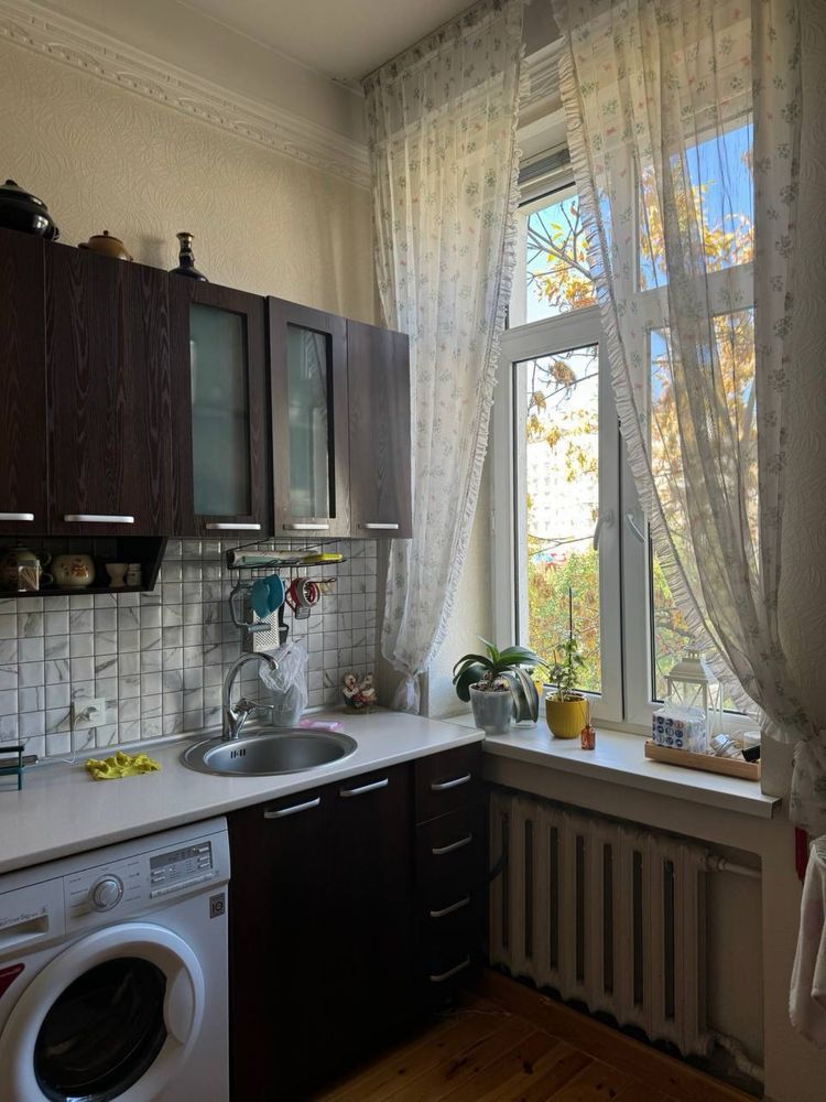 Продается срочно квартира на ц2 алайский базар