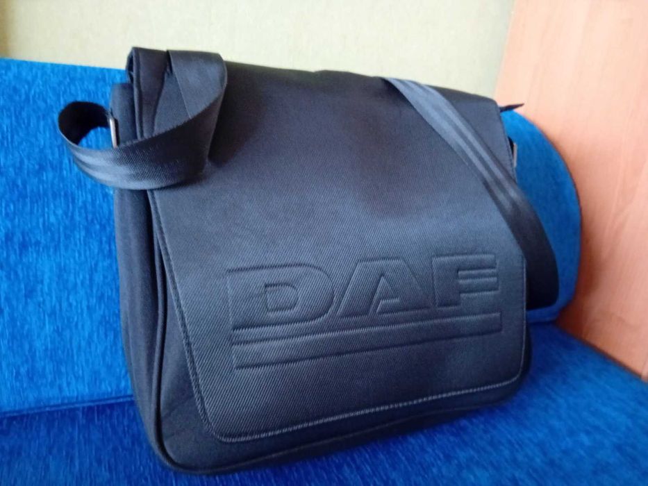 Практична и удобна пътна чанта DAF