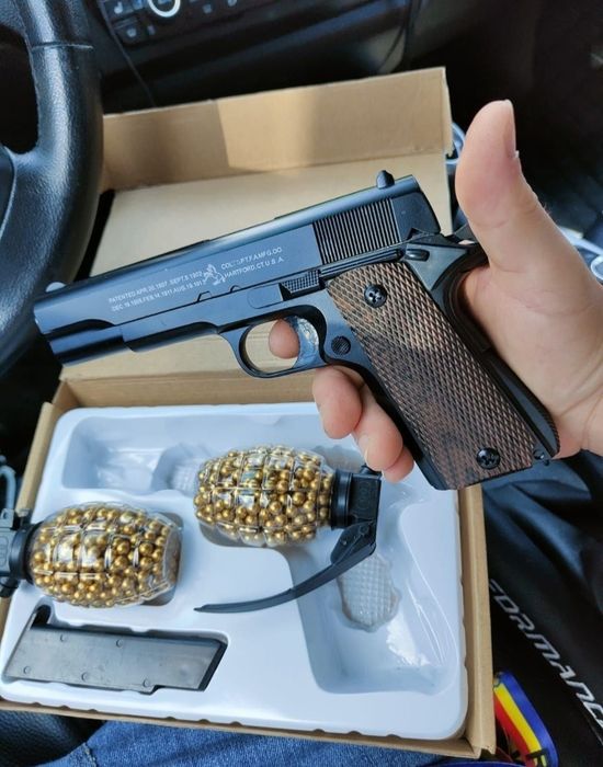 Airsoft GUN C8 Pistol Full Metal Propulsie Arc + Bile ABS 500buc