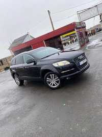 Vând Audi Q7 3.0