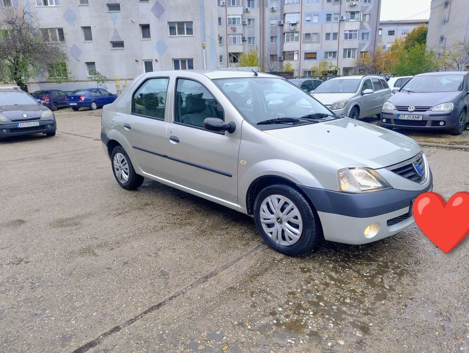 Vând Dacia Logan