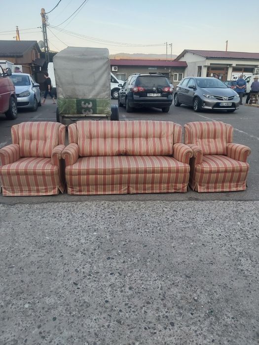 Canapea fixa cu 2 fotolii