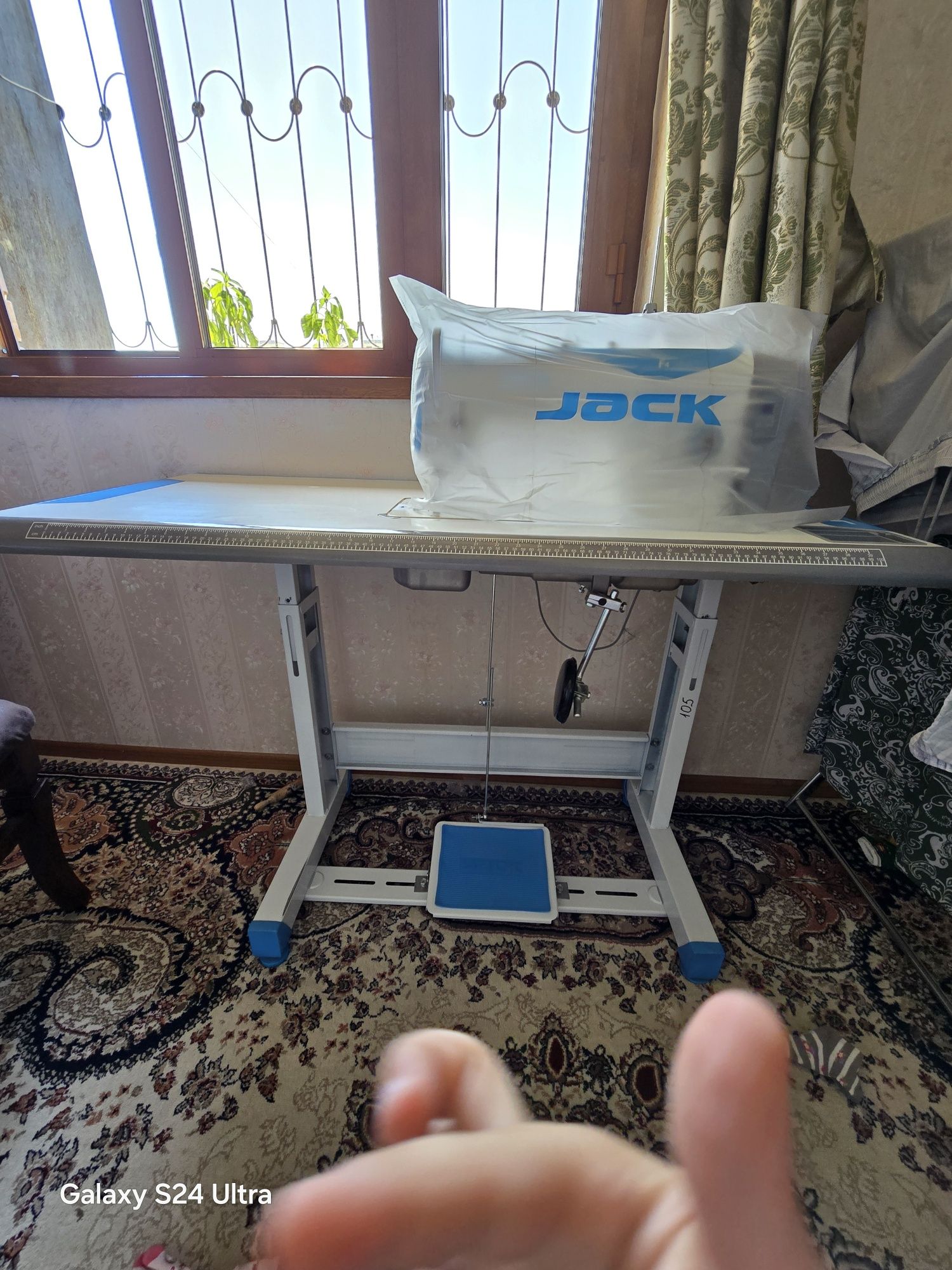 Швейная машинка Jack F4