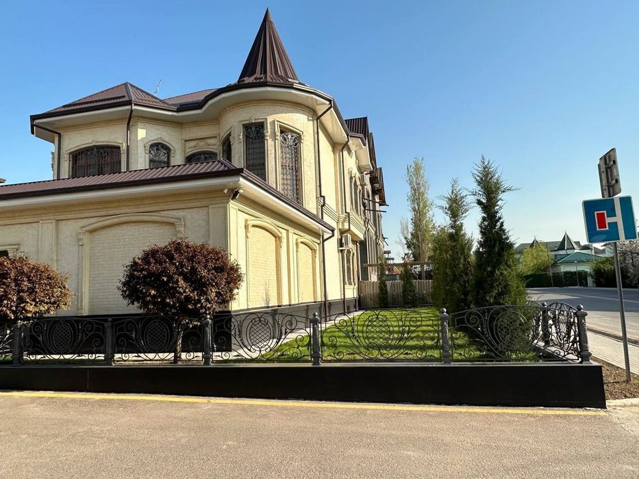 Продажа 3- этажного дома.