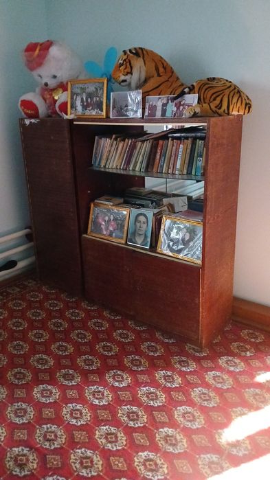 Mebel sotiladi kitob uchun