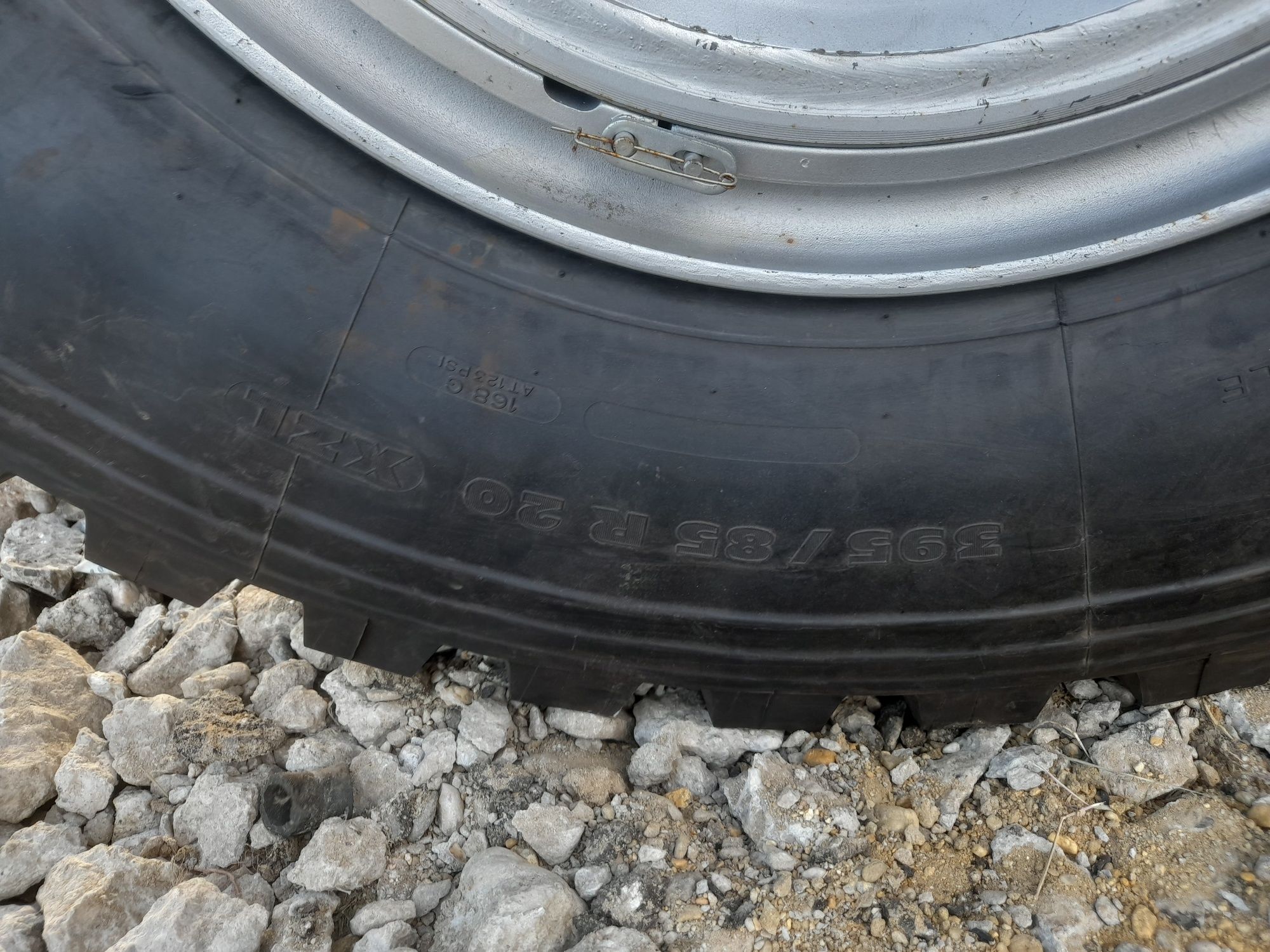 Continental, Michelin 395 85 R20