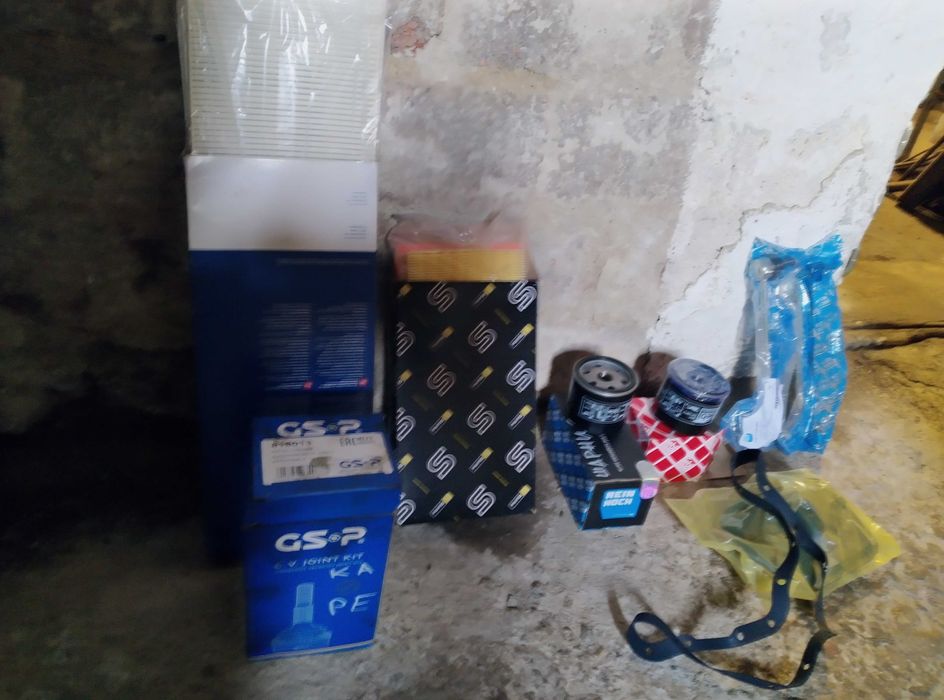 продавам рън флет гуми 16 цола с джантите 195-55-16 за форд фокус