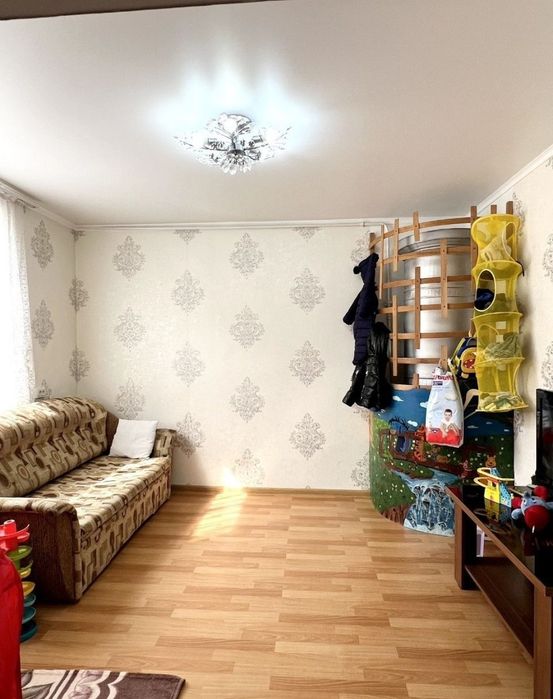 Продаю дом 4 комнат, 1,3 соток Шумиловский городок