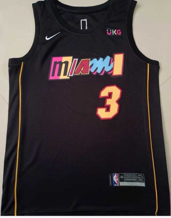 Maiouri de baschet cu Dwyane Wade