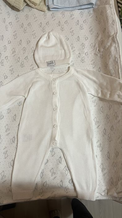 Костюмче Гуш с шапка 0-3 месеца