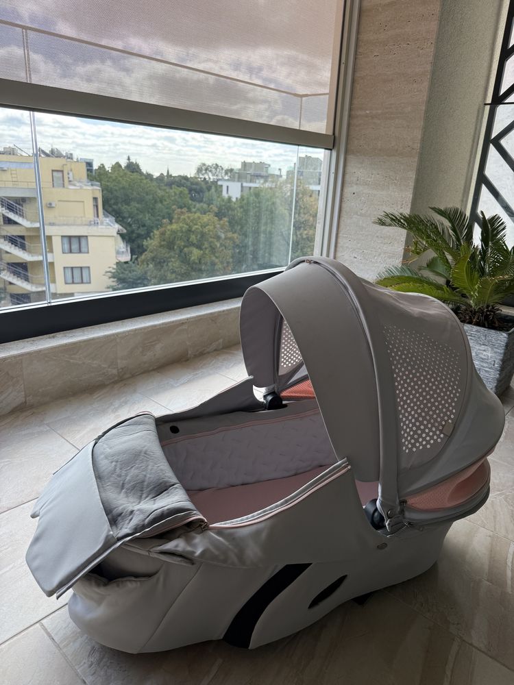 Бебешка количка Stokke Xplory, модел 2021 – розово/сиво