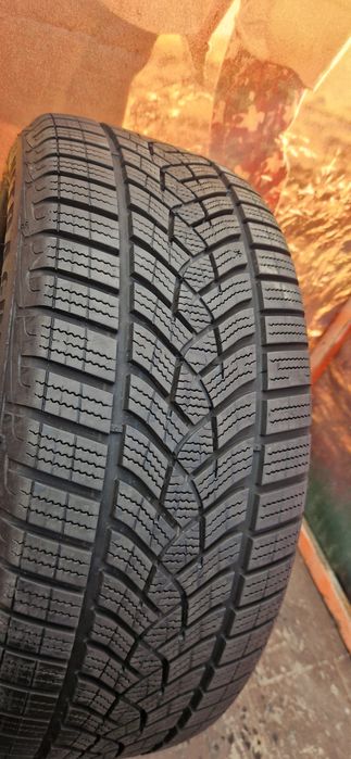 1 Anvelopa ca noua Good Year 225 50 R17 Run-flat. M+S. Dot 2021