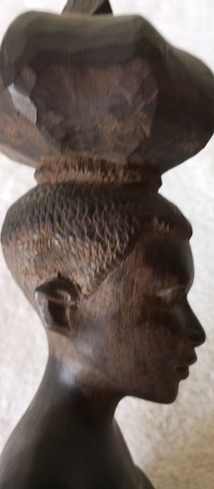 Статуэтка Африканская женщина  дерево