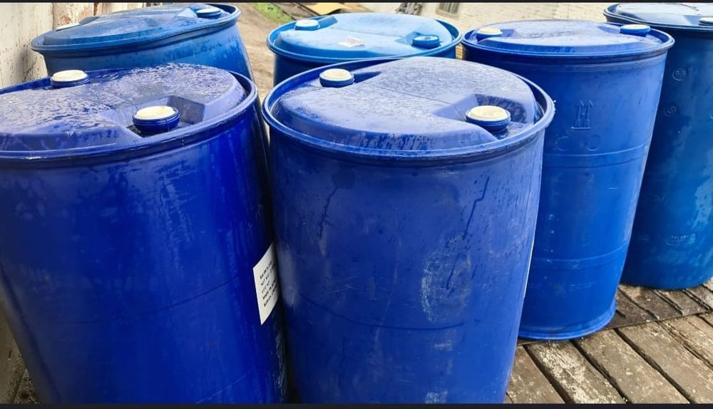 Продам бочки пластиковые и металлические