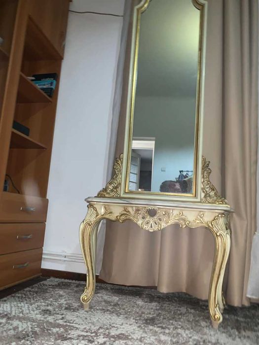 Oglinda cu consola de podea