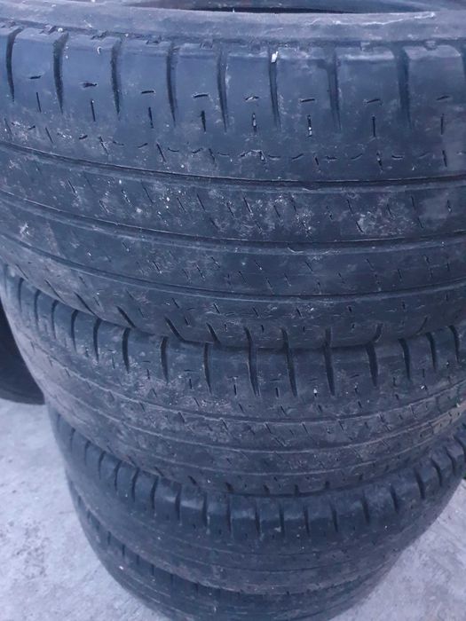 Vând  anvelope 235x65 R 16 C