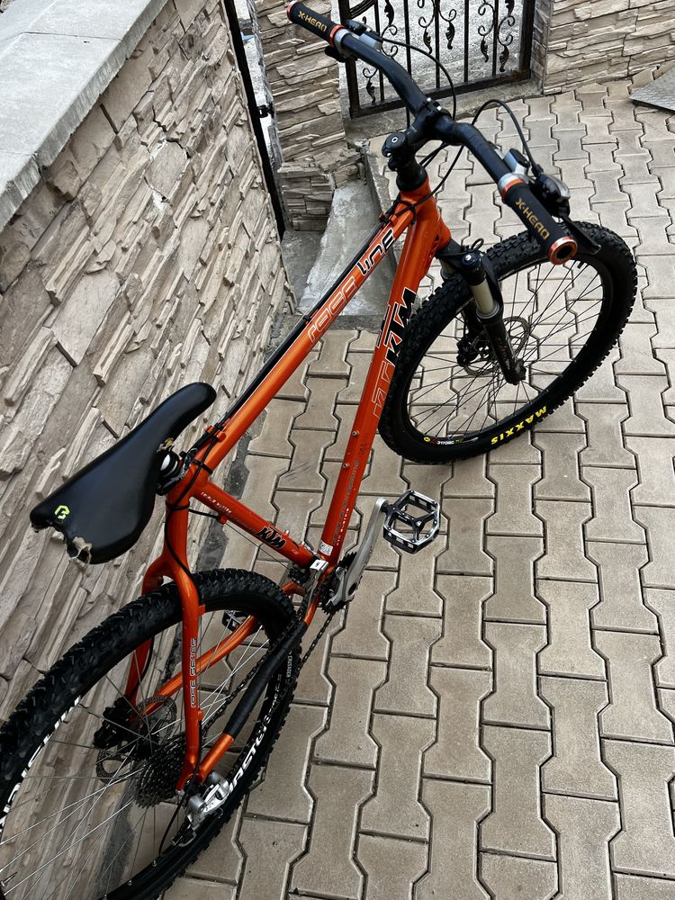 bicicleta KTM hard tail