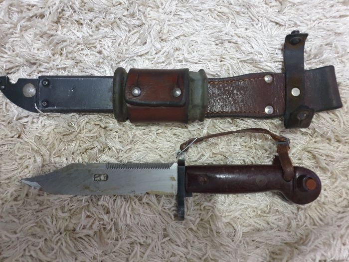 baioneta militara cu teaca