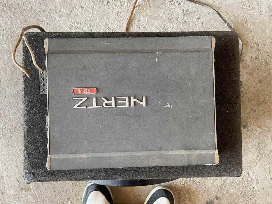 Subwoofer Pionier 1000W cu amplificator Hertz EP 4