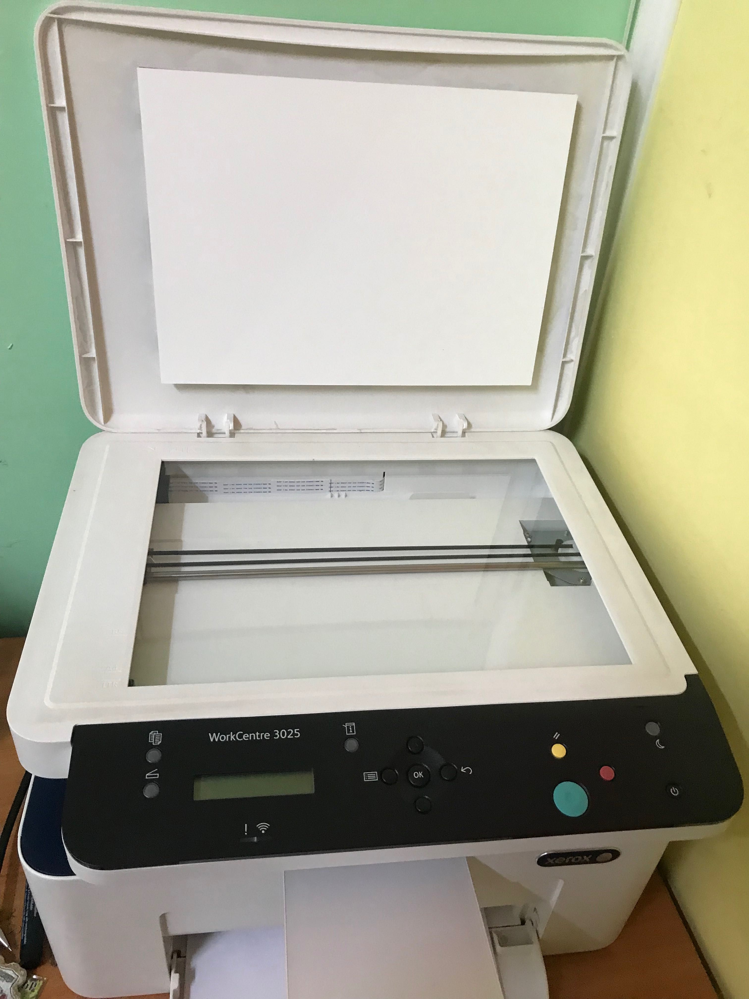 Принтер xerox като нов  на около 100-150 листа разпечатани