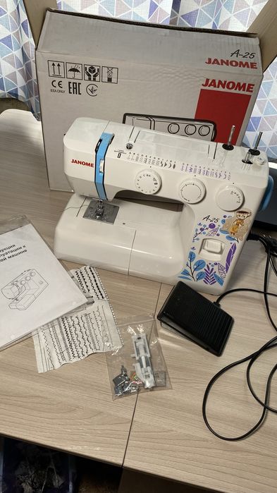 Швейная машинка Janome