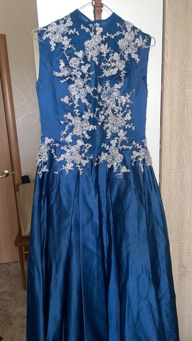 Платье в пол вечернее