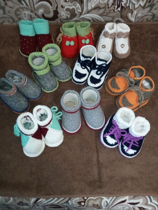 Продам вязанные пинетки