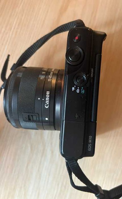 Camera Canon EOS M10 (Mirrorless) -  Obiectiv 15-45mm + accesorii