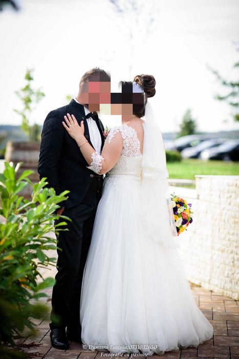 Vând costum de ginere